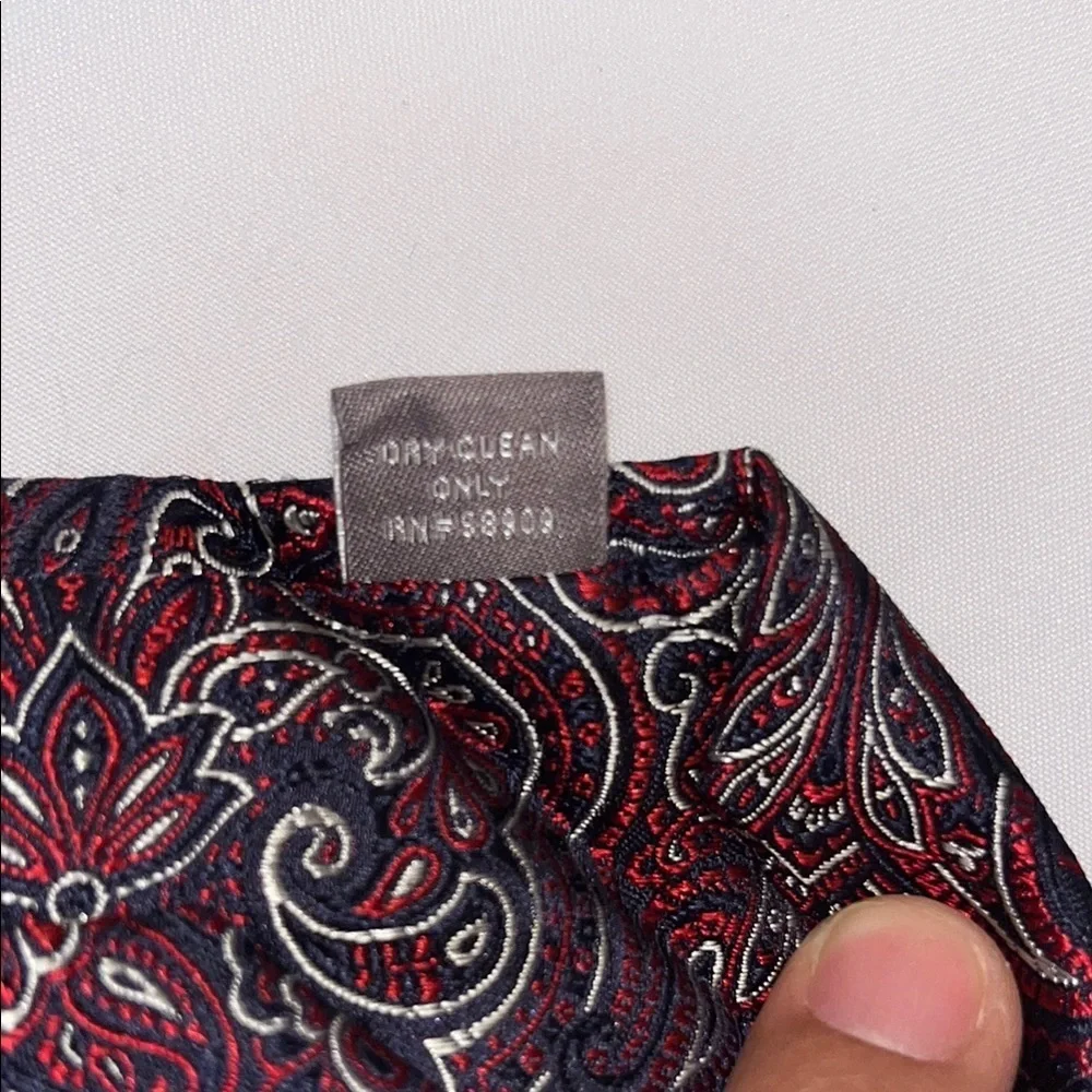 Daniel Cremieux Red Paisley Men's Tie